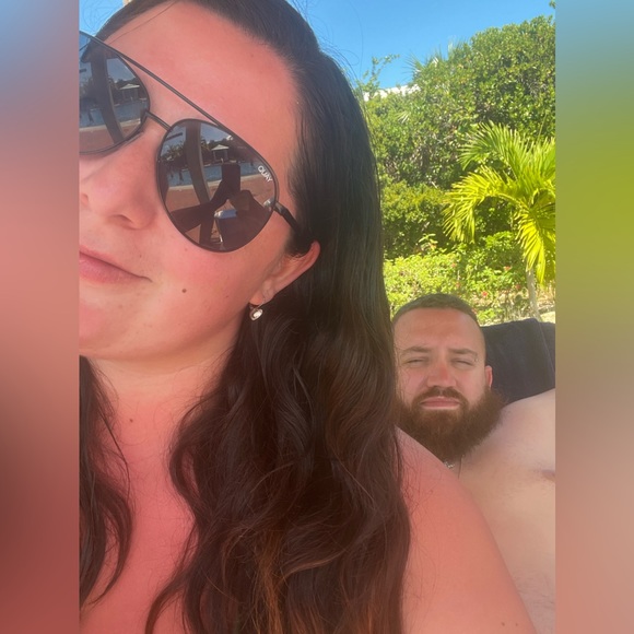 Meet your Posher, Chey - Picture 3 of 9